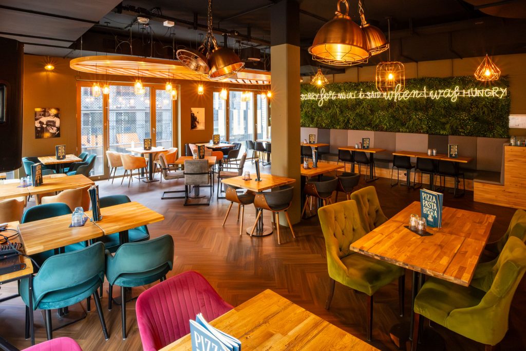 Location Bild: Impressionen vom Obergeschoss Links im DONNA - Ristorante Napoletano